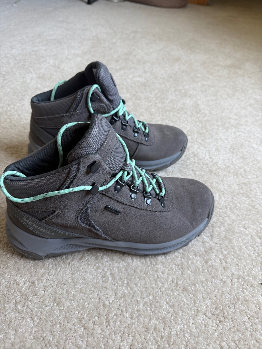 Merrell Women's Gray Suede Lace-Up Boots with Mint Laces